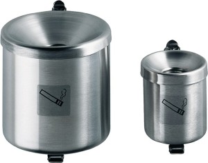 Popielniczka naścienna śred.150 x wys.145 mm kolor srebrny z przyrządem wychylaj