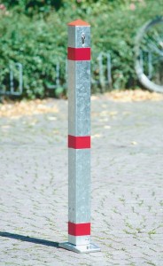 Słupek ograniczający stal srebrna przechylany, do mocowania kołkami