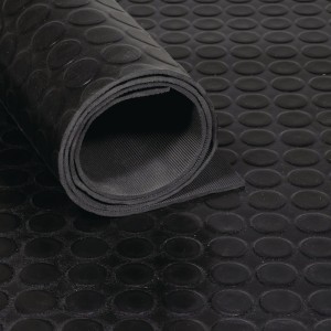Mata gumowa o fakturze bąbelkowej szer. 1,5 m x dł. 10 m grubość 3 mm czarny NR/