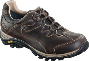 But Light-Hike Caracas GTX wielkość 42–8 ciemnobrązowy nubuk wyściółka Gore-Tex