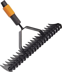 Wentylator do trawy QuikFit™ szerokość robocza 360 mm 21 zębów FISKARS
