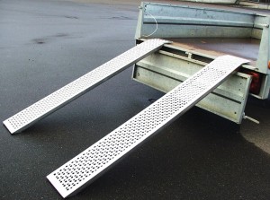 Szyna załadowcza 400 kg bez krawędzi prosty dł. 1500 mm sz. p. do ruchu 195 mm s