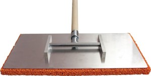 Paca aluminiowa duże pory, trzonek 1300 mm drewno długość 400 mm szer. 200 mm gr